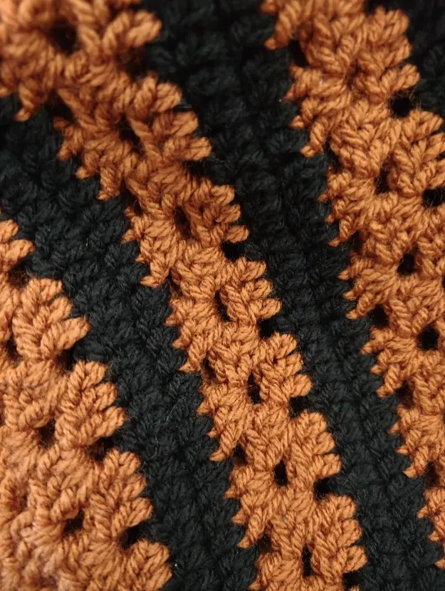 bi color maille.webp